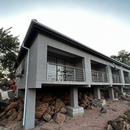 Moya-Sky Apartment Komatipoort Bagian luar foto