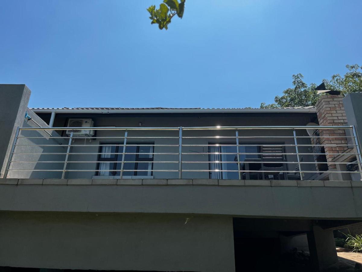 Moya-Sky Apartment Komatipoort Bagian luar foto