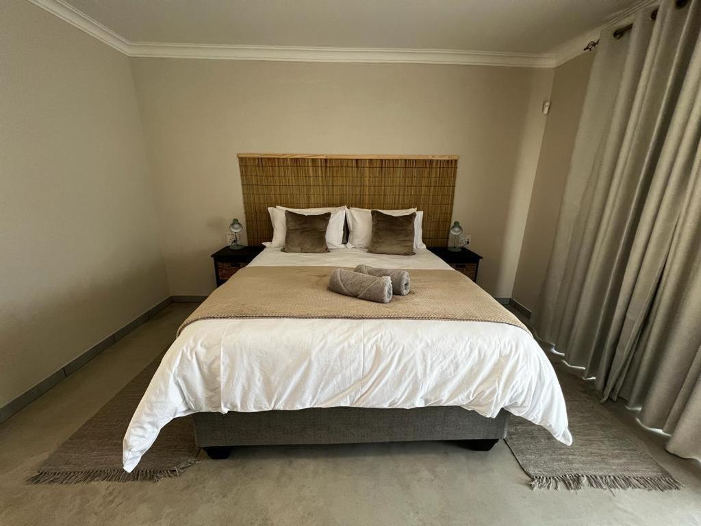 Moya-Sky Apartment Komatipoort Ruang foto