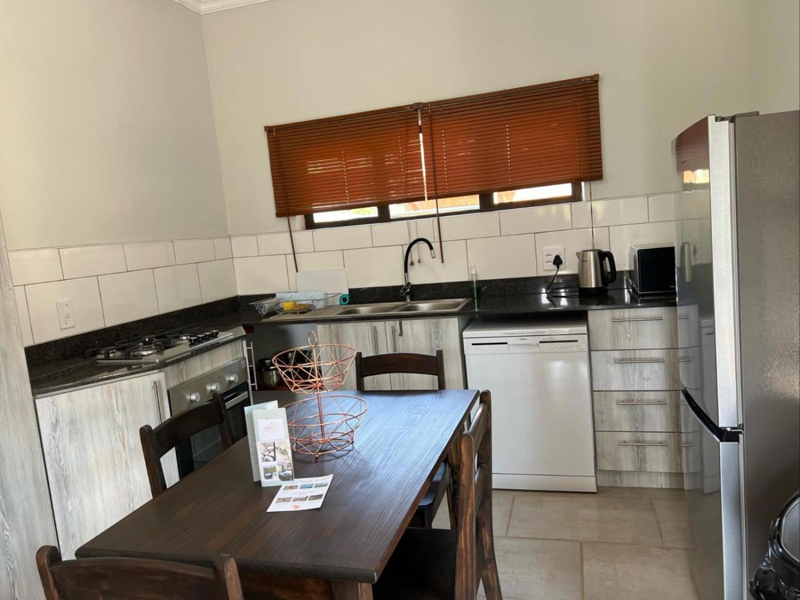 Moya-Sky Apartment Komatipoort Ruang foto