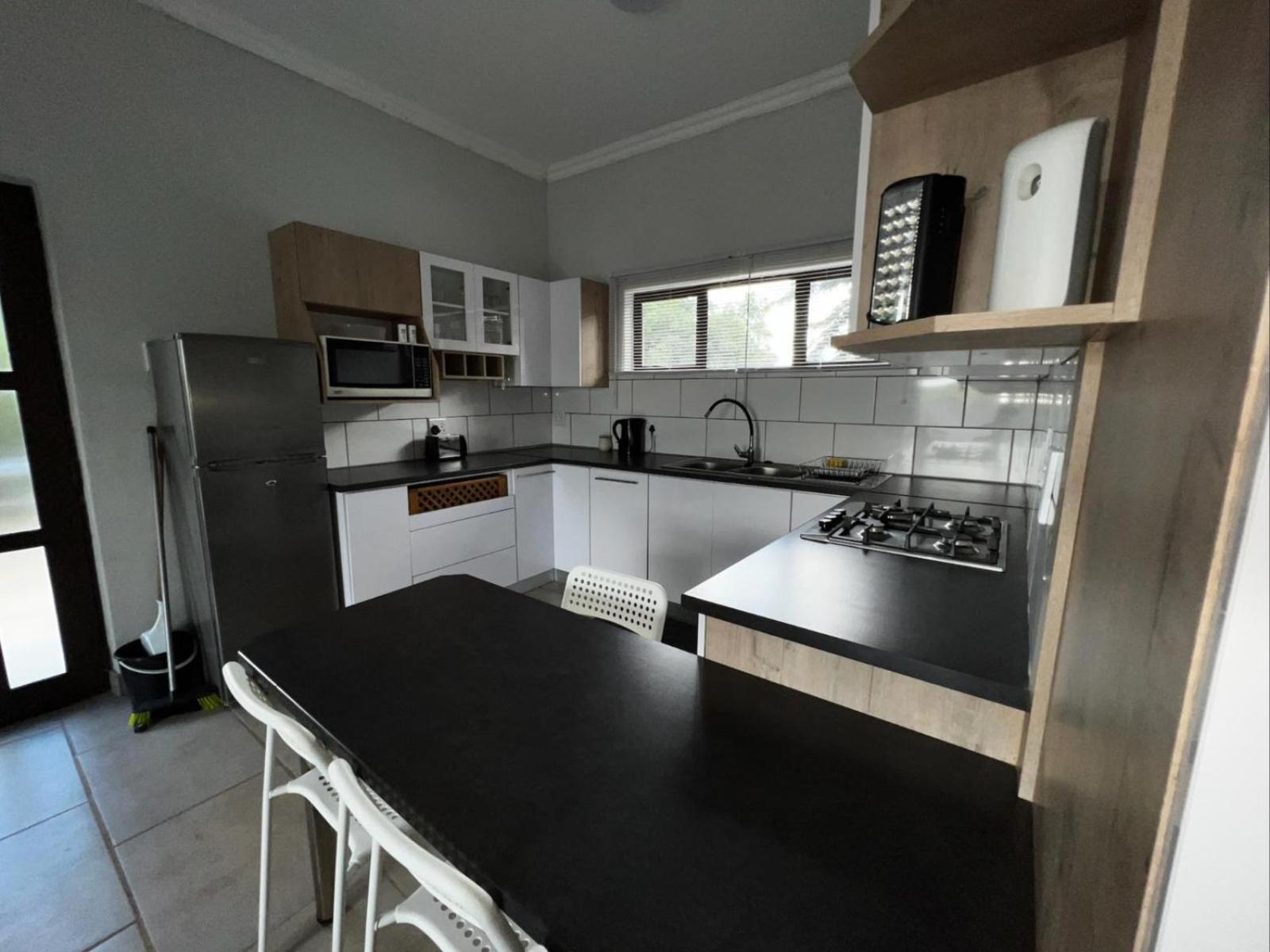 Moya-Sky Apartment Komatipoort Ruang foto